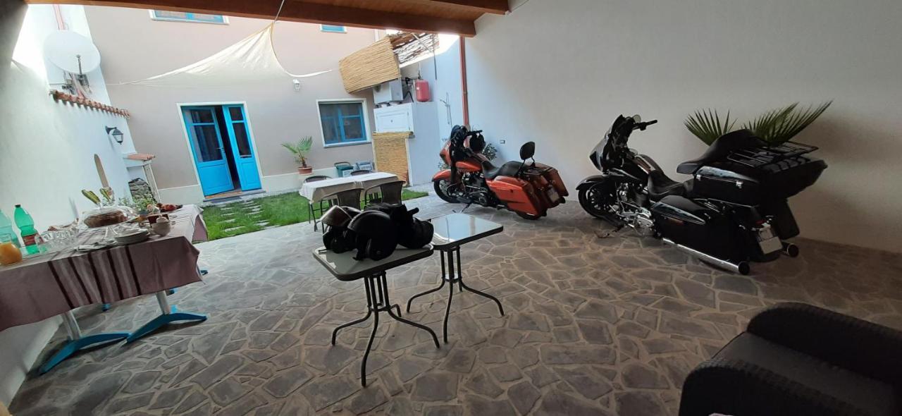 La Vecchia Dimora Bed & Breakfast Marrubiu Exterior photo